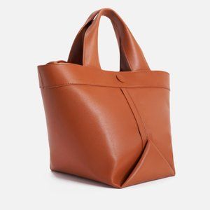 Gusset medium laramie leather tote in aged camello